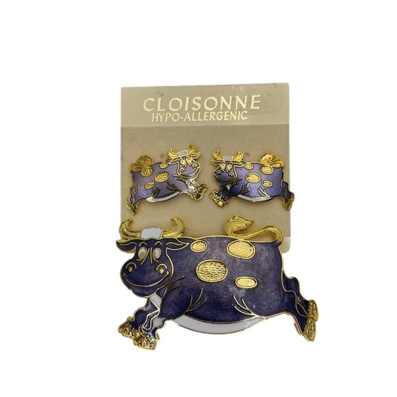 CLOISONNÉ Purple Cow Brooch and Hypo-Allergenic Earrings - Picture 2 of 7